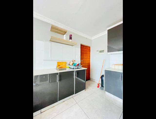 2 BEDROOM APARTMENT FOR SALE IN MONTCLAIR